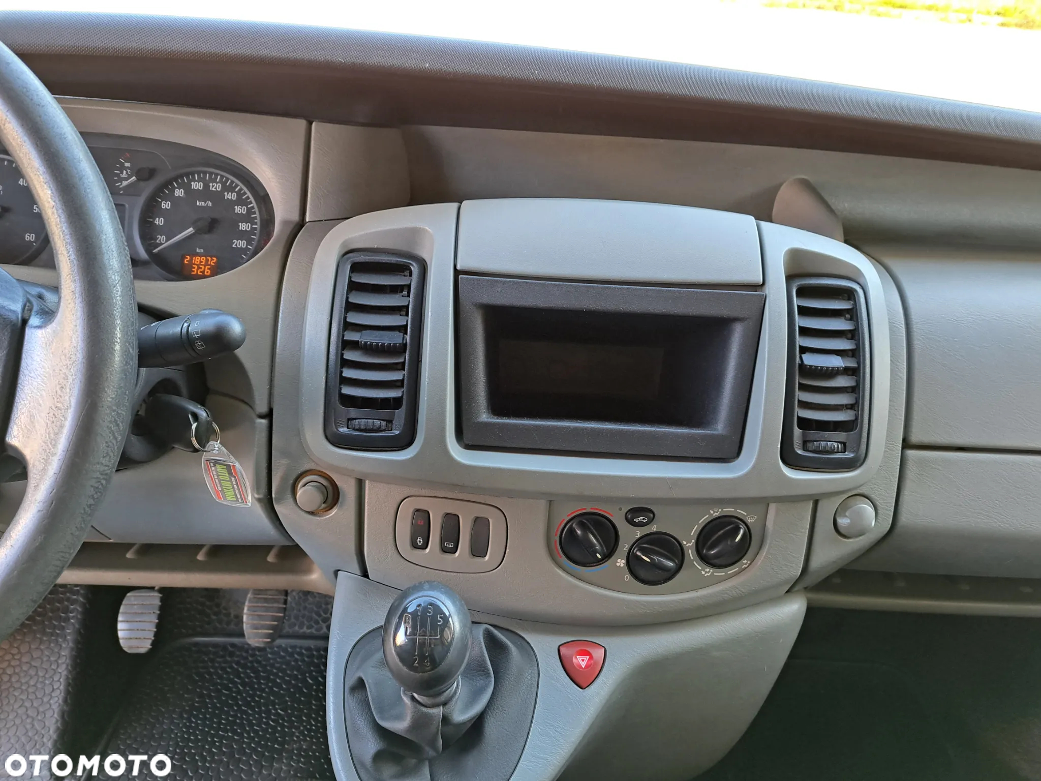 Opel Vivaro - 16