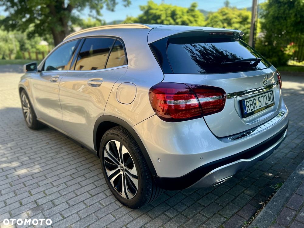 Mercedes-Benz GLA 180 7G-DCT Style - 3