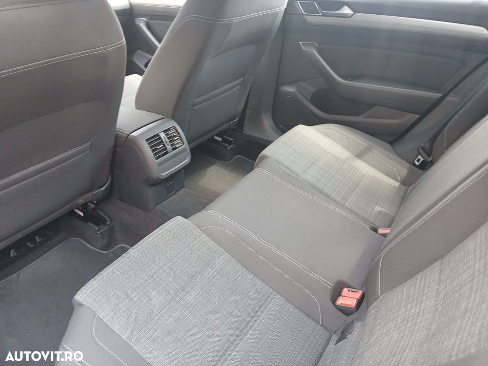 Volkswagen Passat 2.0 TDI DSG Comfortline - 10