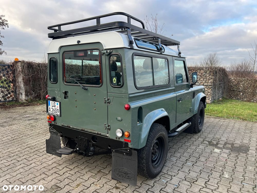 Land Rover Defender 90 DPF SE - 11