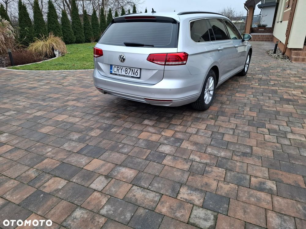 Volkswagen Passat Variant 2.0 TDI EVO Business DSG - 9