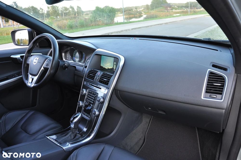 Volvo XC 60 D4 AWD Geartronic Summum - 23