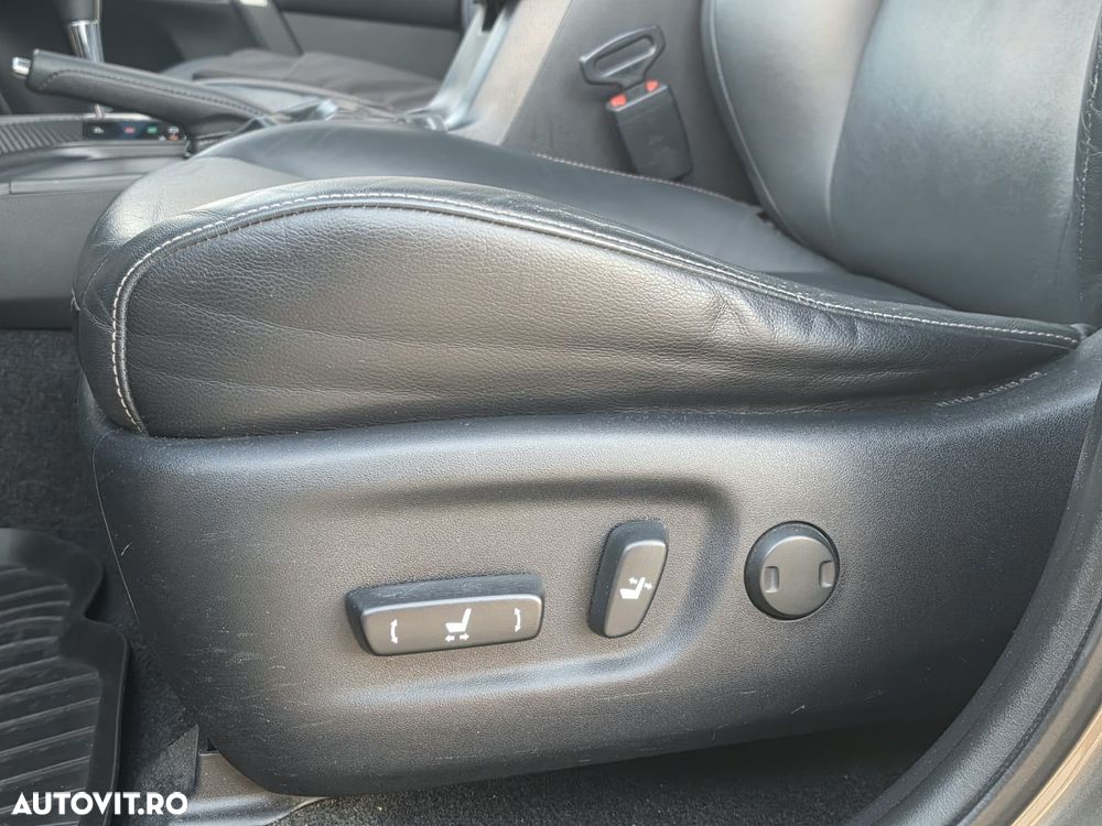 Toyota RAV4 2.2 D-4CAT 4WD Aut Luxury - 17