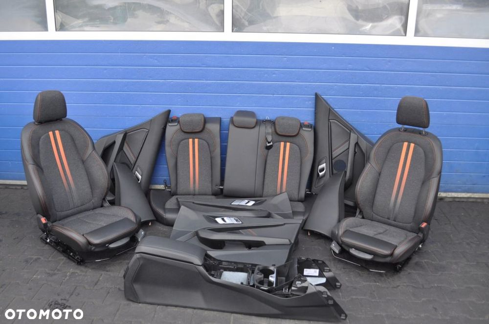 BMW F40 FOTELE KANAPA BOCZKI TUNEL UK 21R