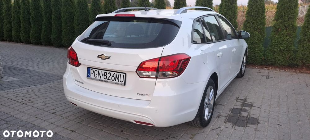 Chevrolet Cruze Station Wagon 1.6 LS+ - 8