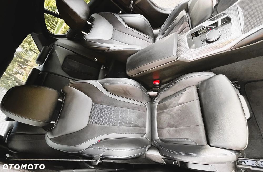 BMW Seria 3 318i M Sport - 16