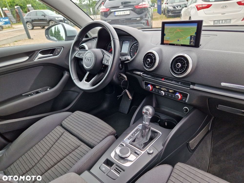 Audi A3 Sportback 2.0 TDI S tronic - 23