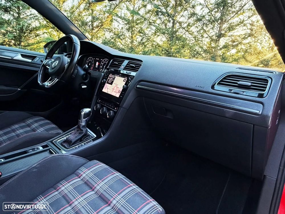 VW Golf 2.0 TSI GTI DSG - 11