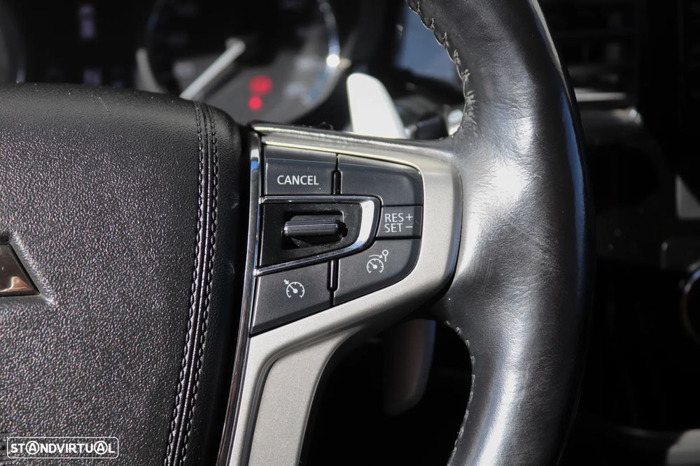 Mitsubishi Outlander - 11