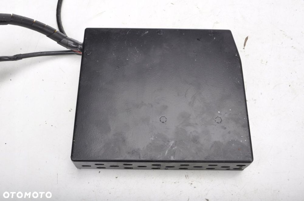 BMW 5 E39 LIFT WZMACNIACZ - 3