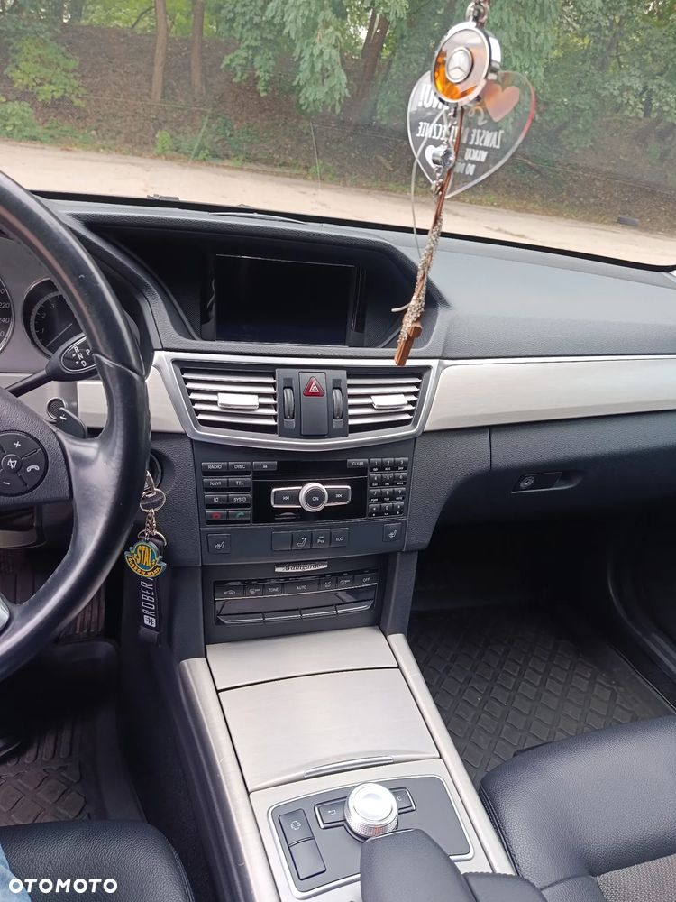 Mercedes-Benz Klasa E 250 CGI BlueEff Avantgarde - 10