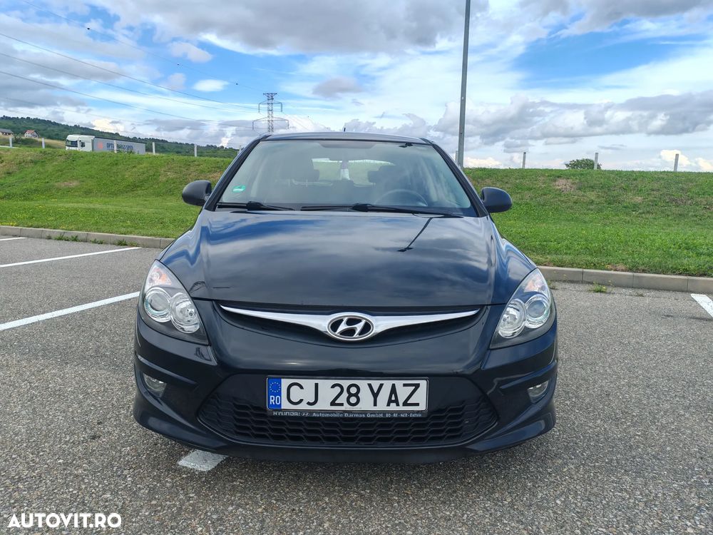 Hyundai i30 1.6 CRDi UEFA EURO 2012 Edition - 1