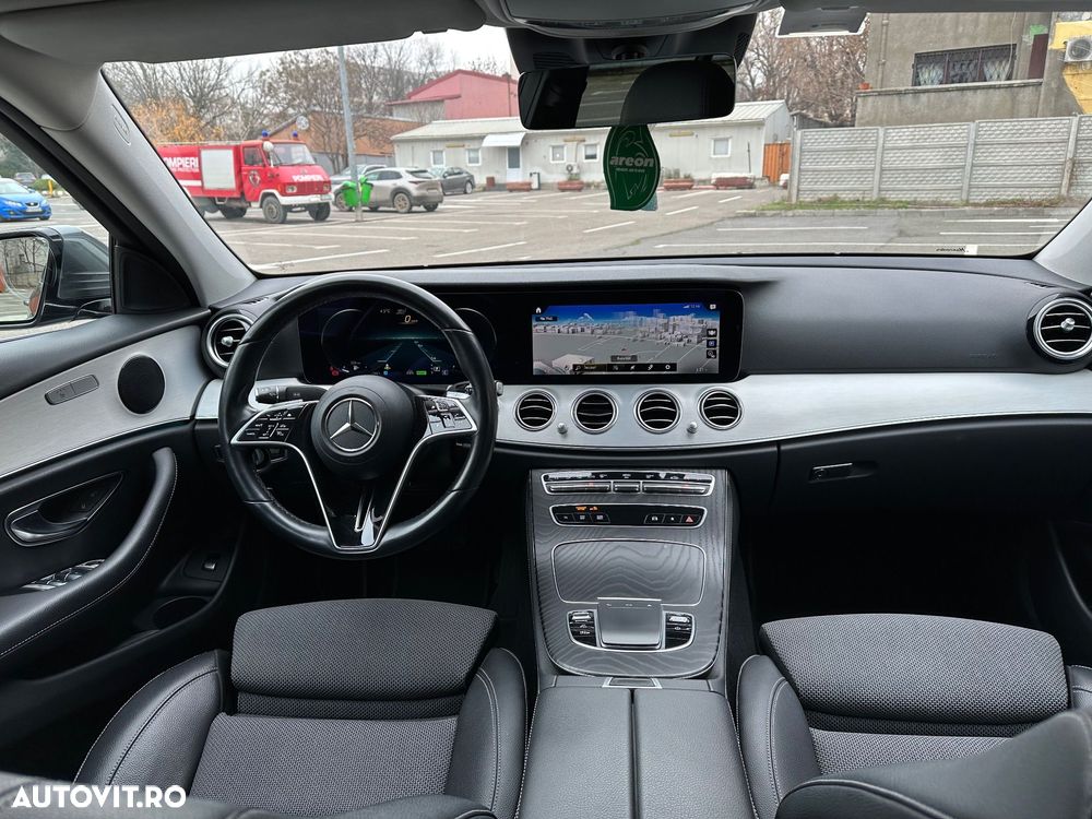Mercedes-Benz E 300 de 4Matic T 9G-TRONIC - 13