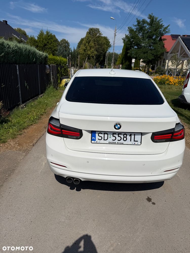 BMW Seria 3 320i xDrive Sport Line Shadow - 2