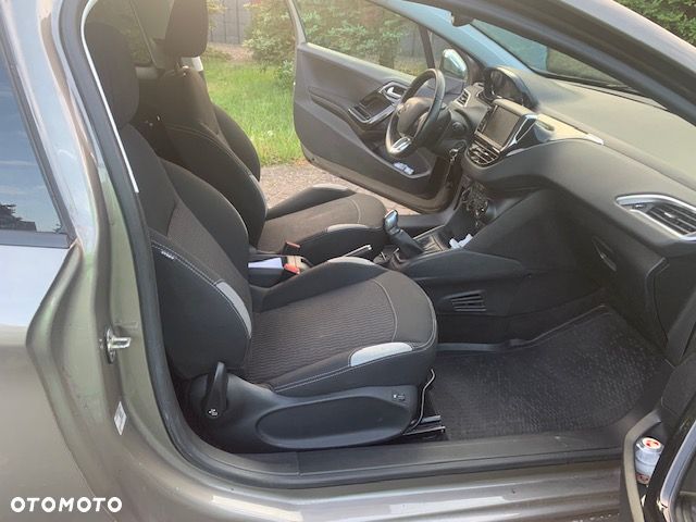 Peugeot 208 1.6 e-HDi Allure STT - 12