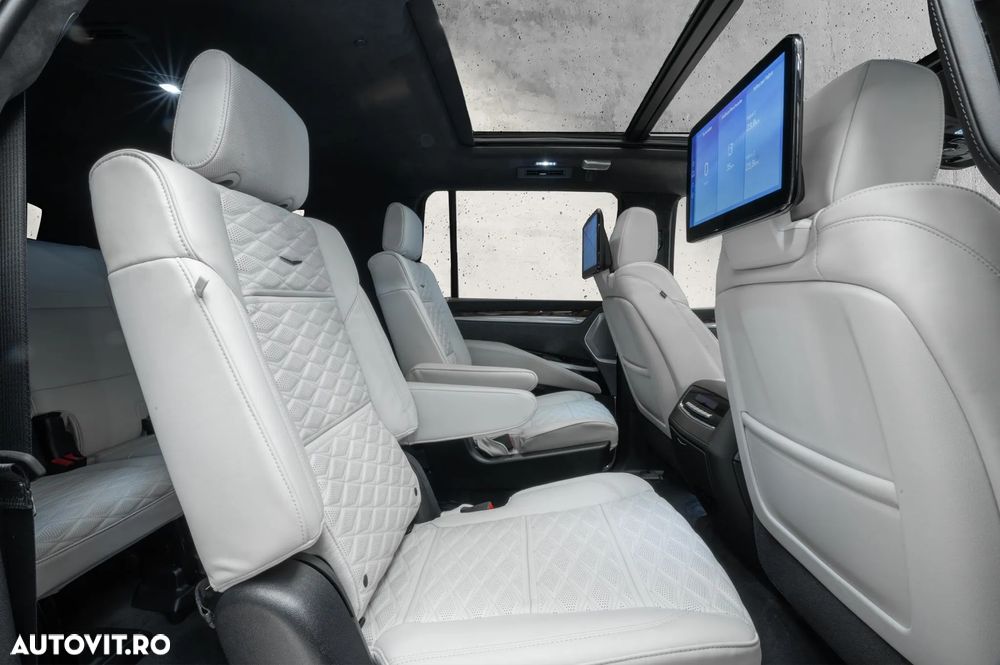 Cadillac Escalade - 18