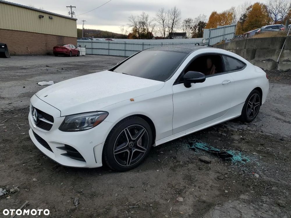 Mercedes-Benz Klasa C 300 4Matic 9G-TRONIC AMG Line - 4