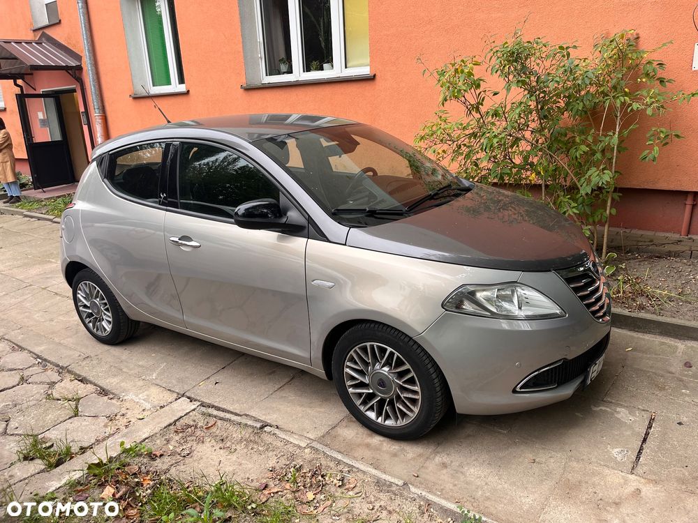 Lancia Ypsilon 0.9 Platinum S&S - 1
