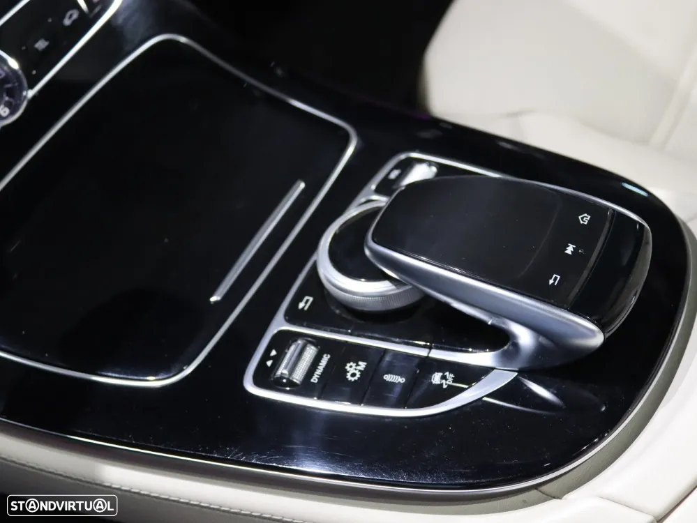 Mercedes-Benz E 53 AMG 4-Matic+ - 24