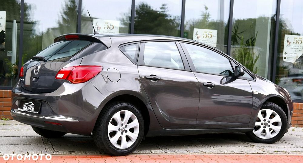 Opel Astra 1.4 T Enjoy - 9