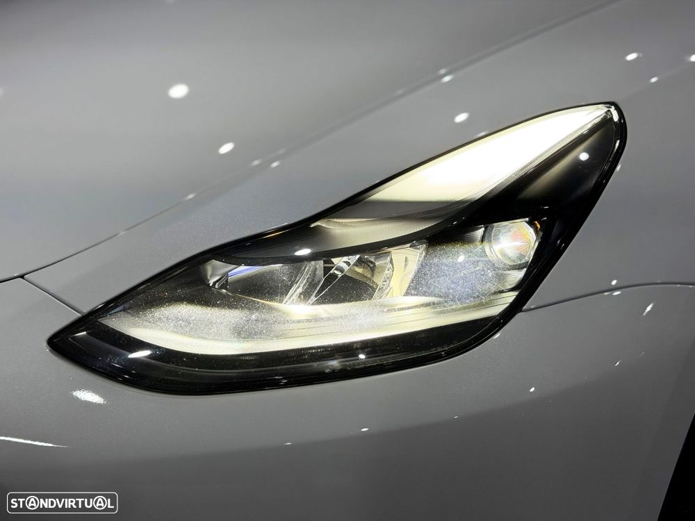 Tesla Model Y Long Range Dual Motor AWD - 44