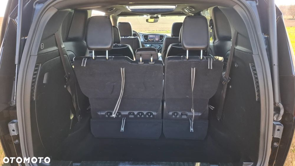 Chrysler Pacifica - 15