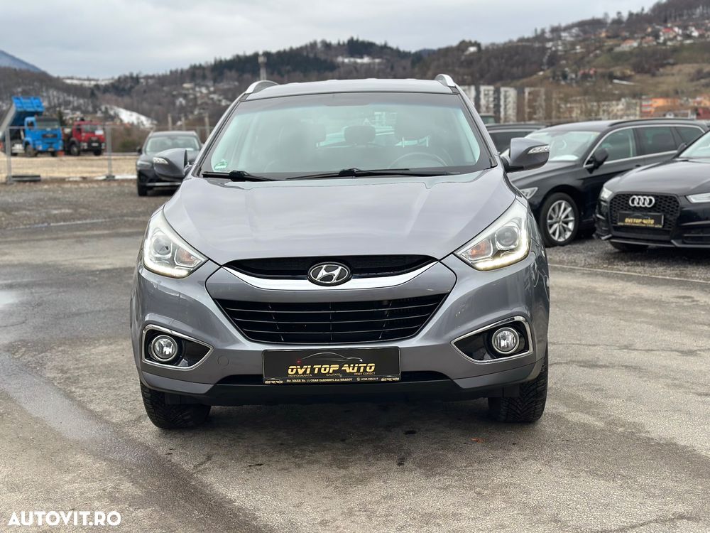 Hyundai ix35 2.0 CRDI 4WD Fifa World Cup Gold Edition - 2