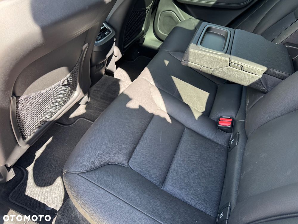 Volvo XC 60 B4 D Inscription - 11