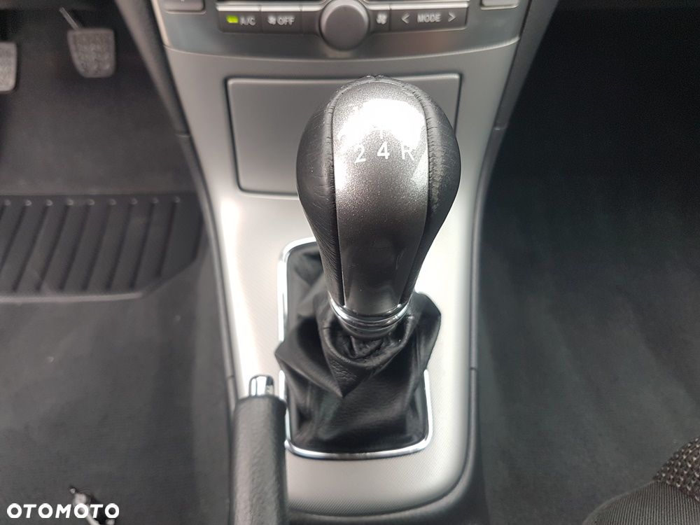 Toyota Avensis 2.0 VVT-i Executive - 20