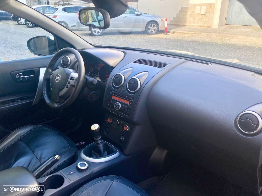 Nissan Qashqai 2.0 dCi Tekna Premium 17 - 23