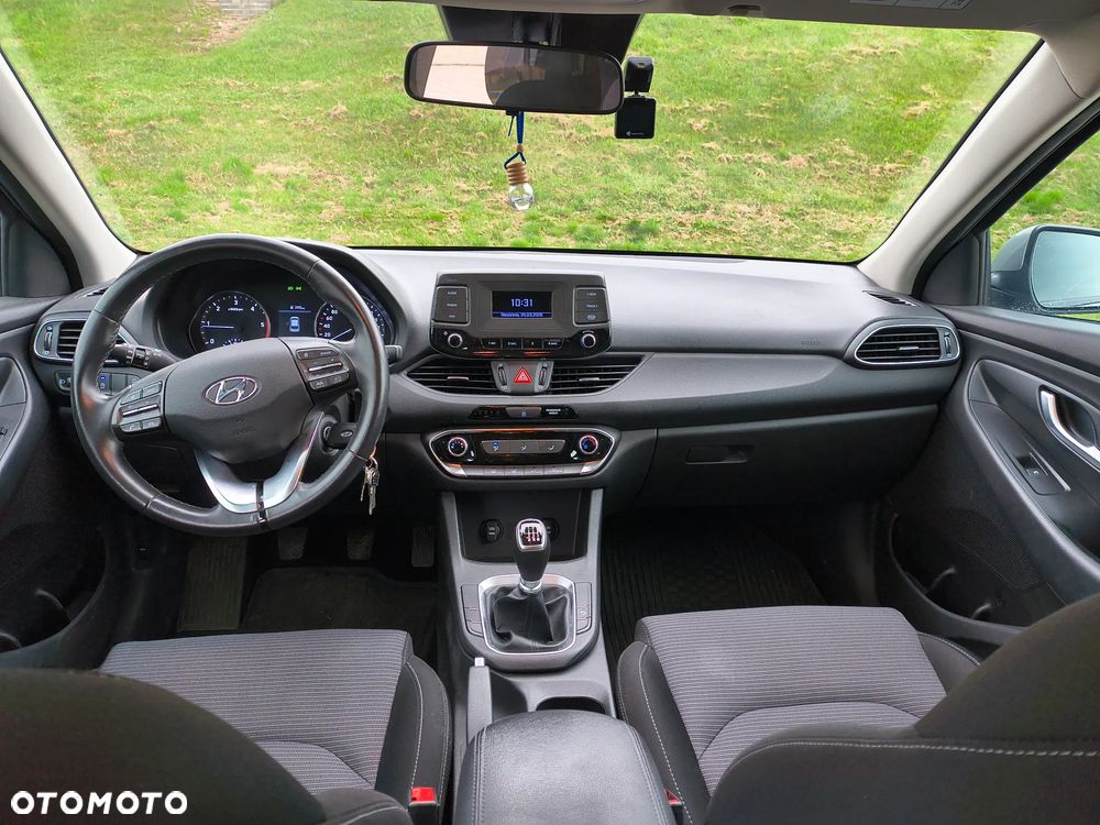 Hyundai i30 1.6 D Classic + - 33