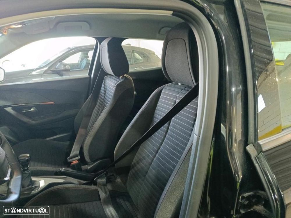 Peugeot 2008 1.5 BlueHDi Active Pack - 4