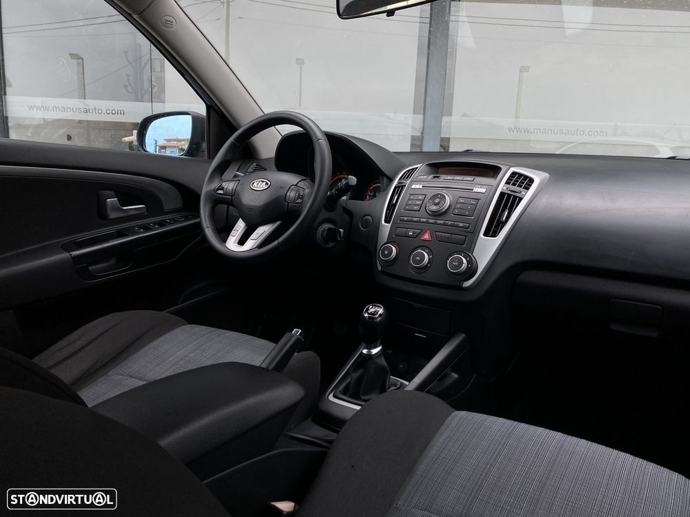 Kia Ceed SW 1.6 CRDi LX ISG - 17