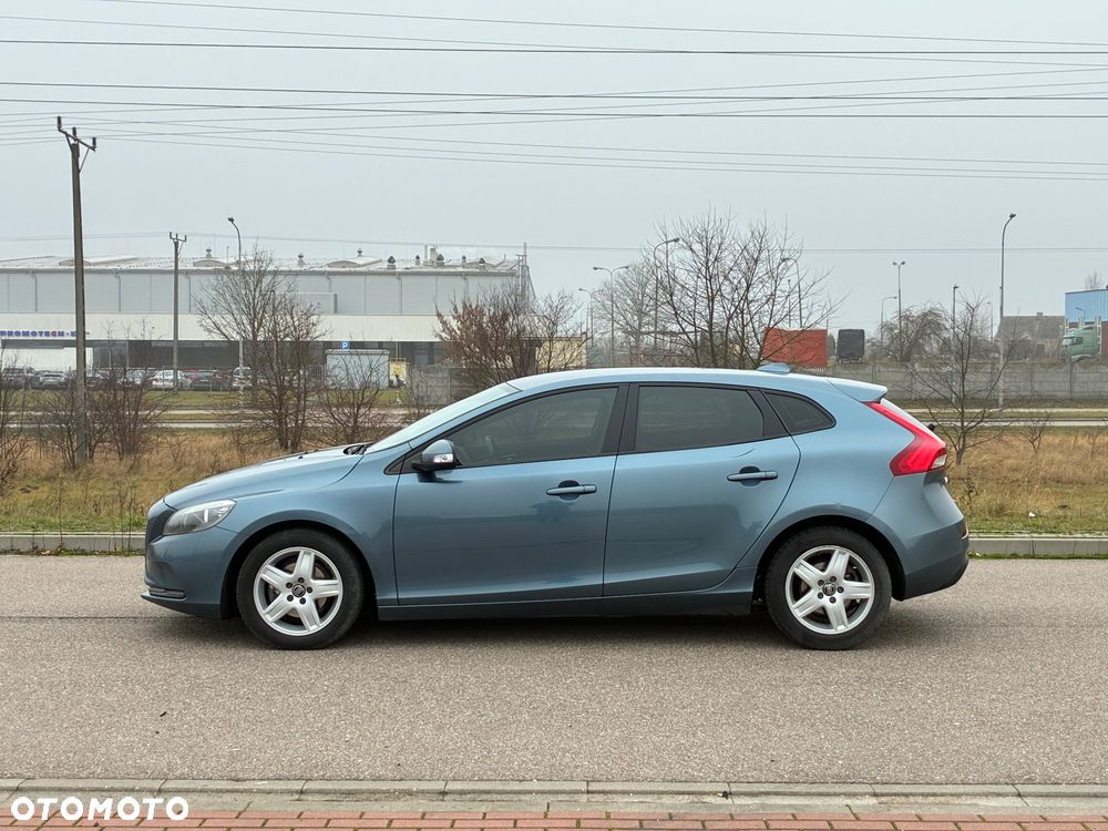 Volvo V40 D2 Momentum - 2