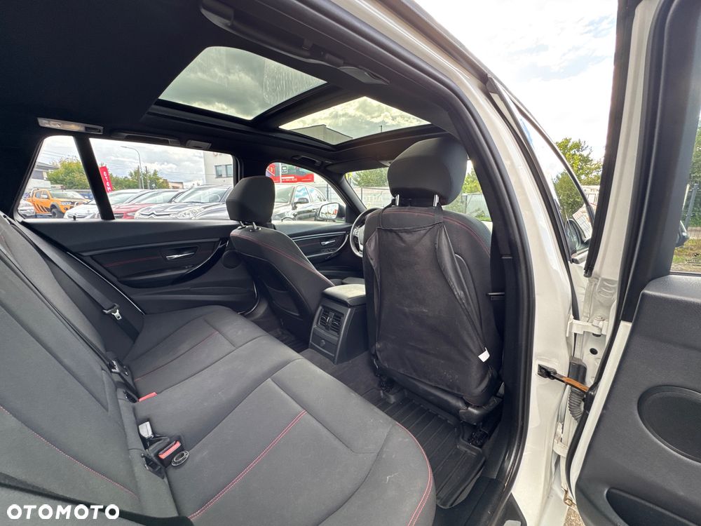 BMW Seria 3 320d xDrive Sport Line - 24