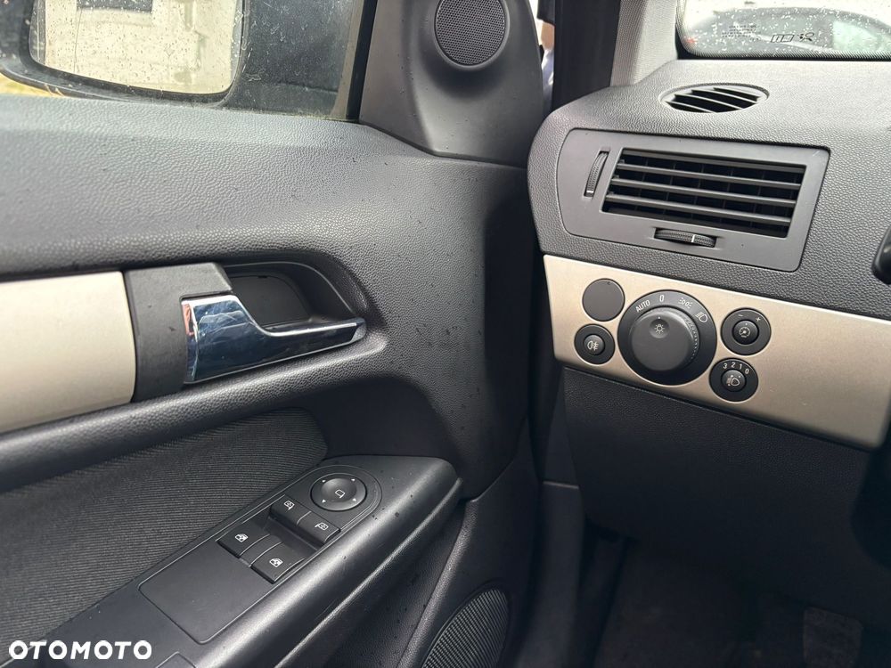 Opel Astra 1.4 - 10