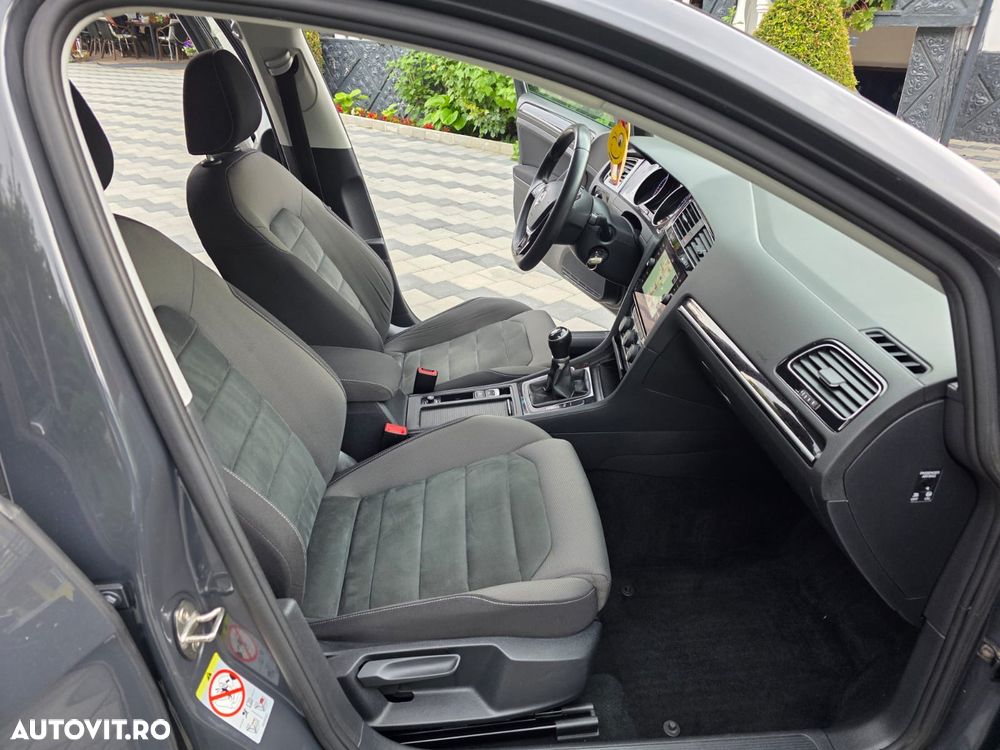 Volkswagen Golf - 6