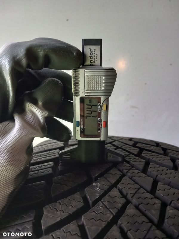 225/40R18 Bridgestone Blizzak LM005 - 2