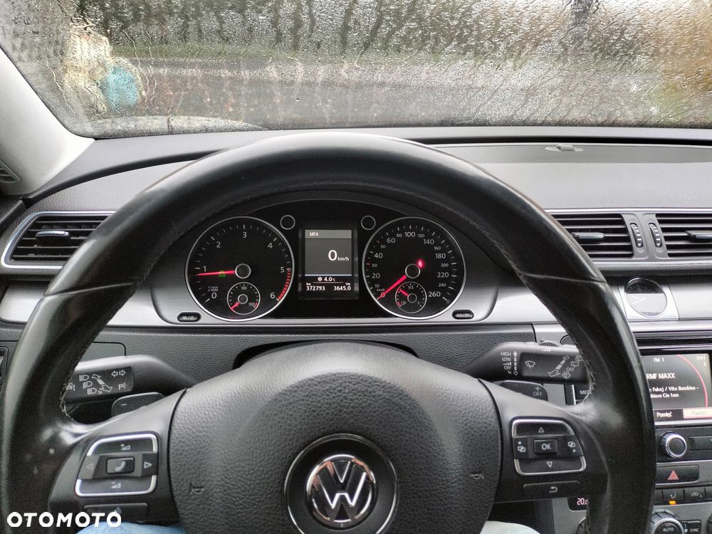 Volkswagen Passat 2.0 TDI Highline DSG - 10