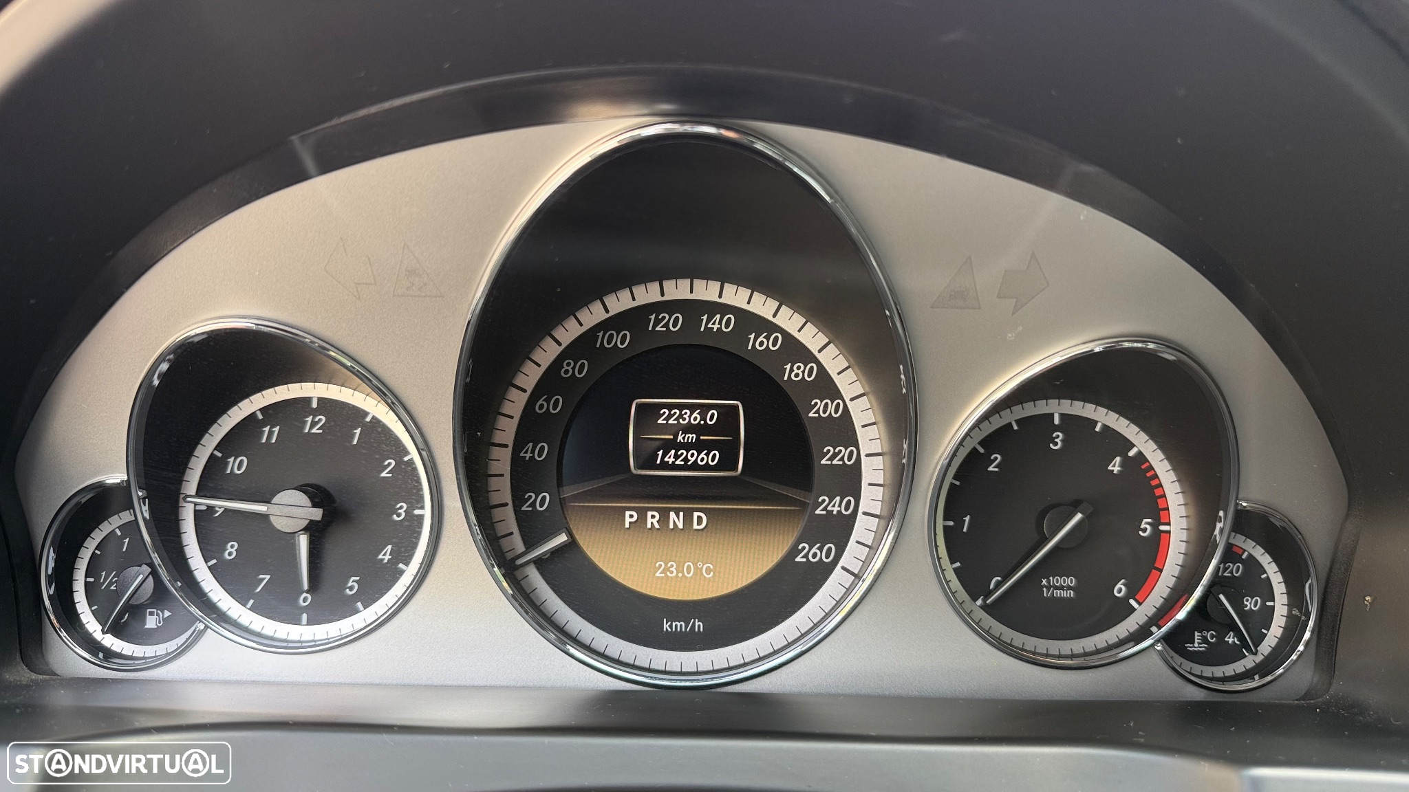 Mercedes-Benz E 250 CDi Avantgarde BlueEfficiency Auto. - 23