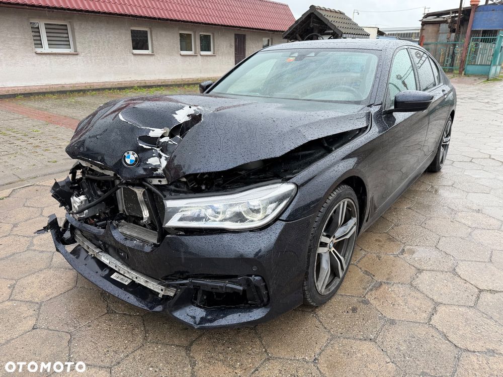 BMW Seria 7 740d xDrive - 39
