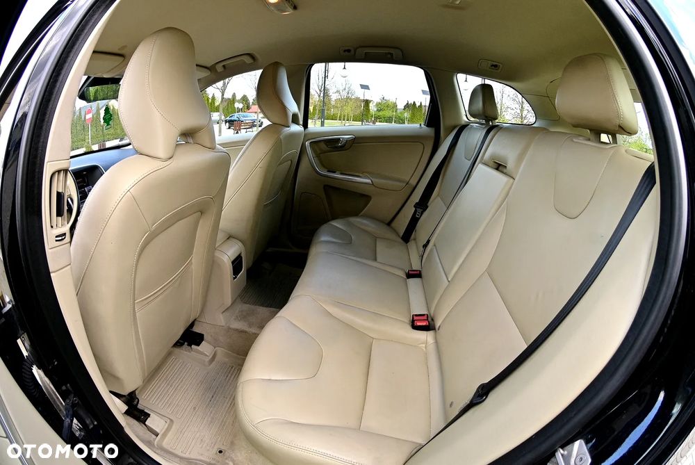 Volvo XC 60 D4 AWD Summum - 15