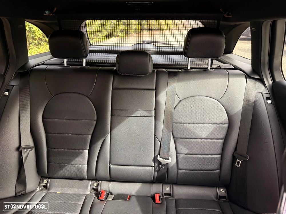 Mercedes-Benz C 300 h AMG Line - 18