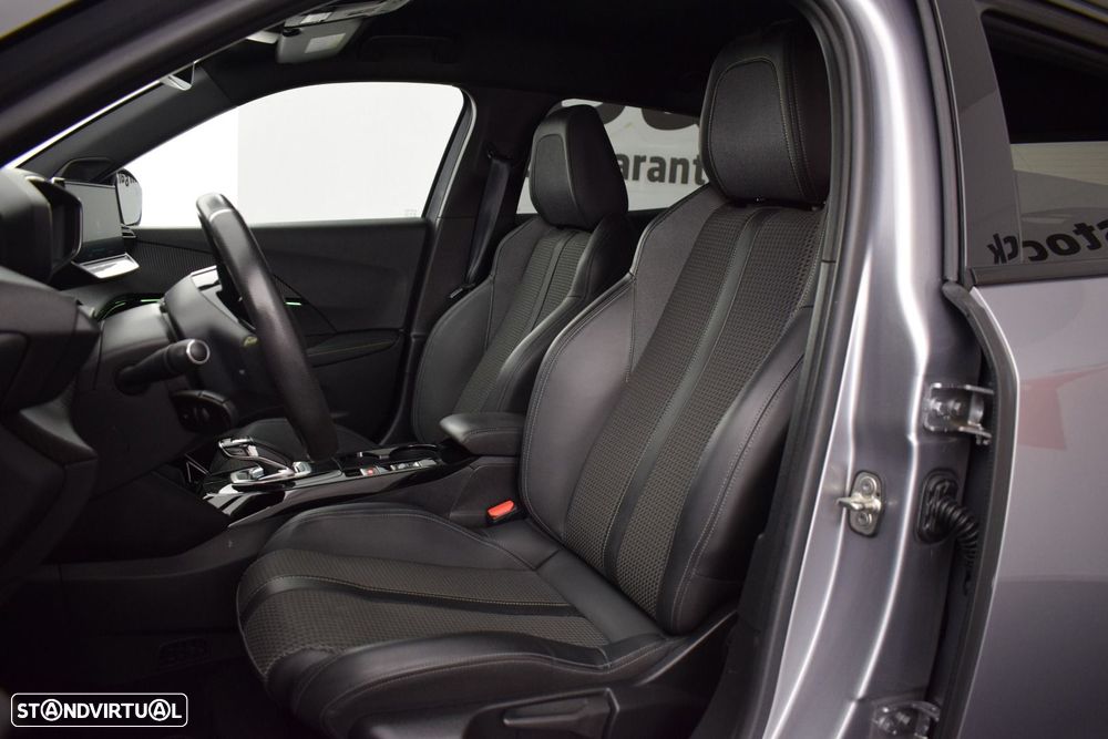 Peugeot e-2008 50 kWh GT Pack - 6
