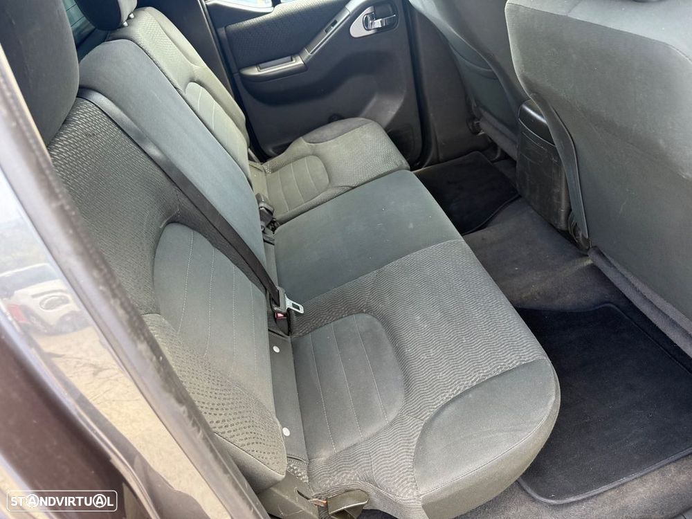 Nissan Navara 2.5 dCi KC SE 4WD - 26