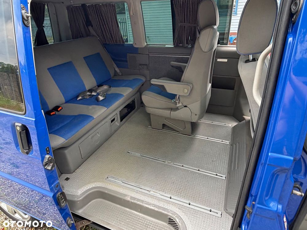 Volkswagen Multivan - 7