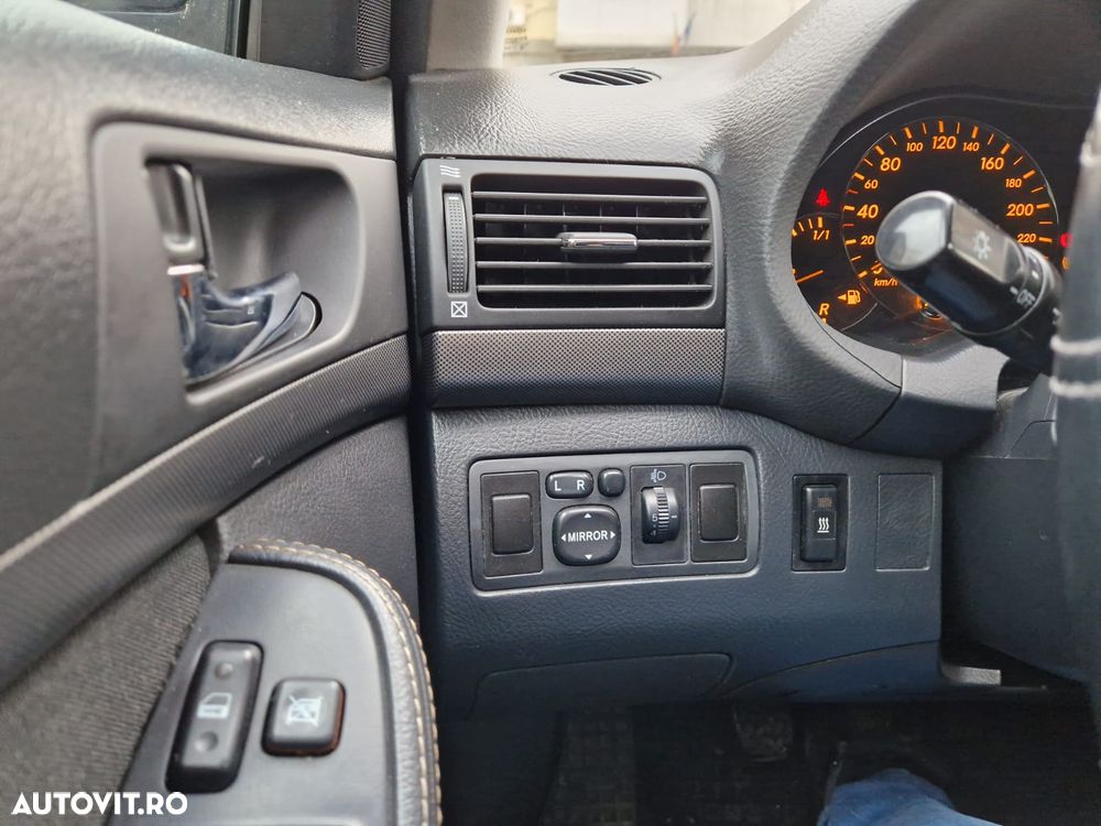 Toyota Avensis 2.0 D4D Sdn. Terra - 12