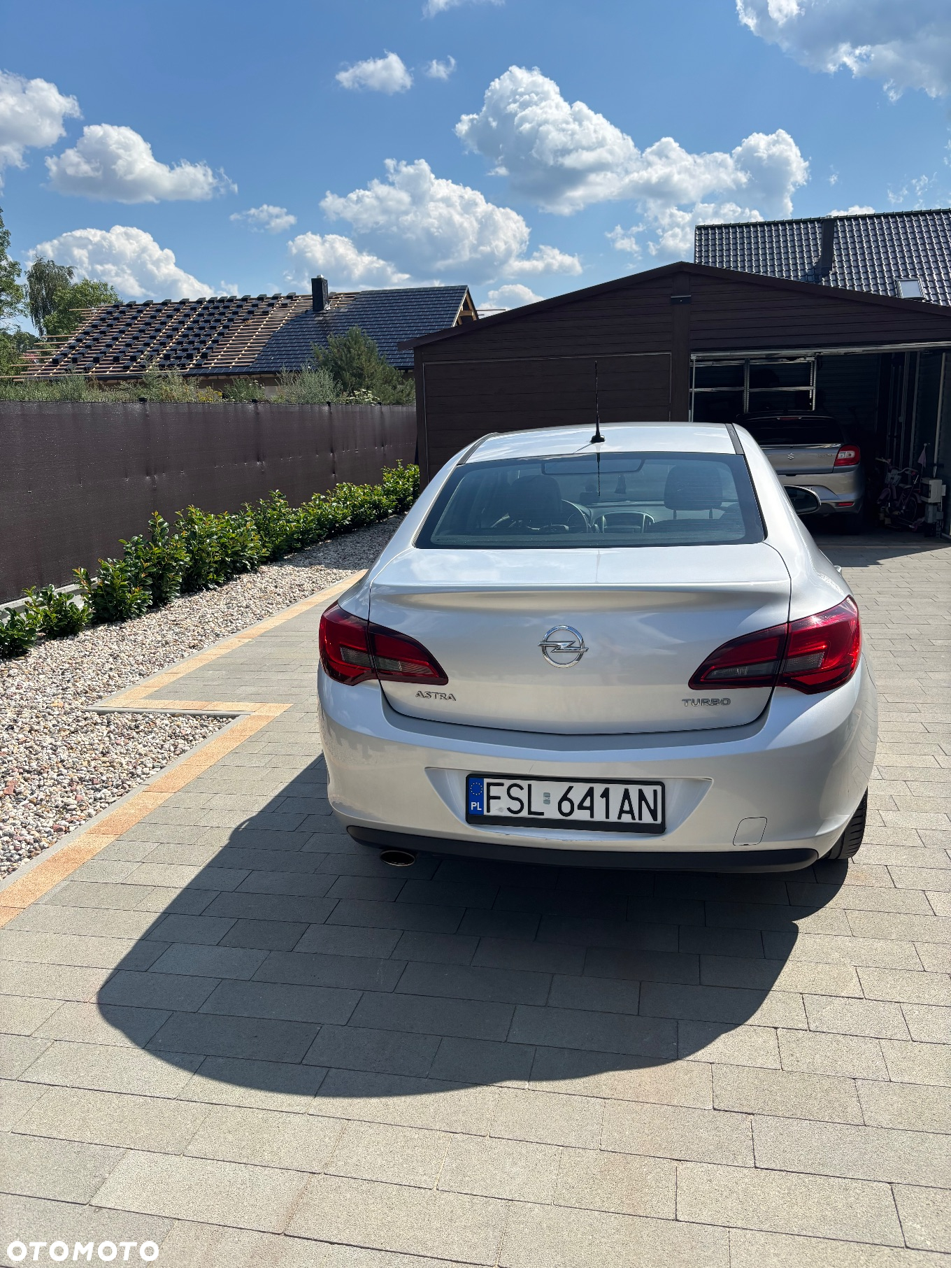 Opel Astra IV 1.4 T Essentia EU6 - 14