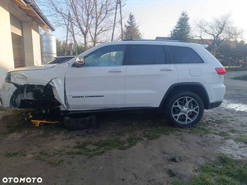 Jeep Grand Cherokee - 18