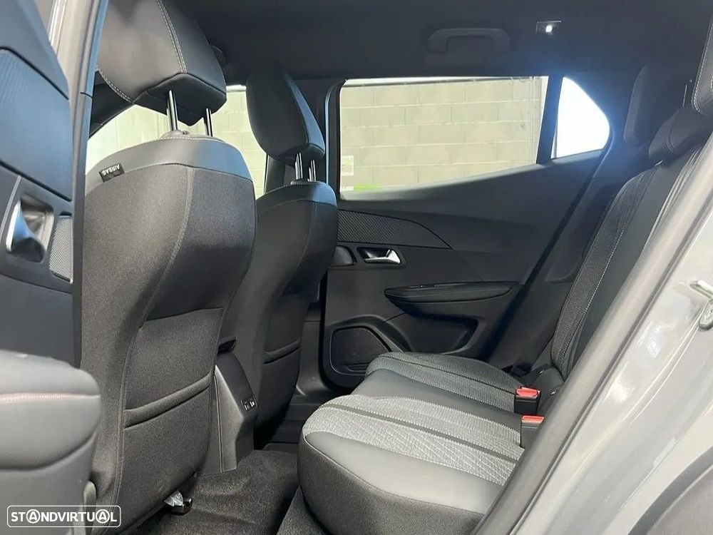 Peugeot e-2008 54 kWh Allure - 11
